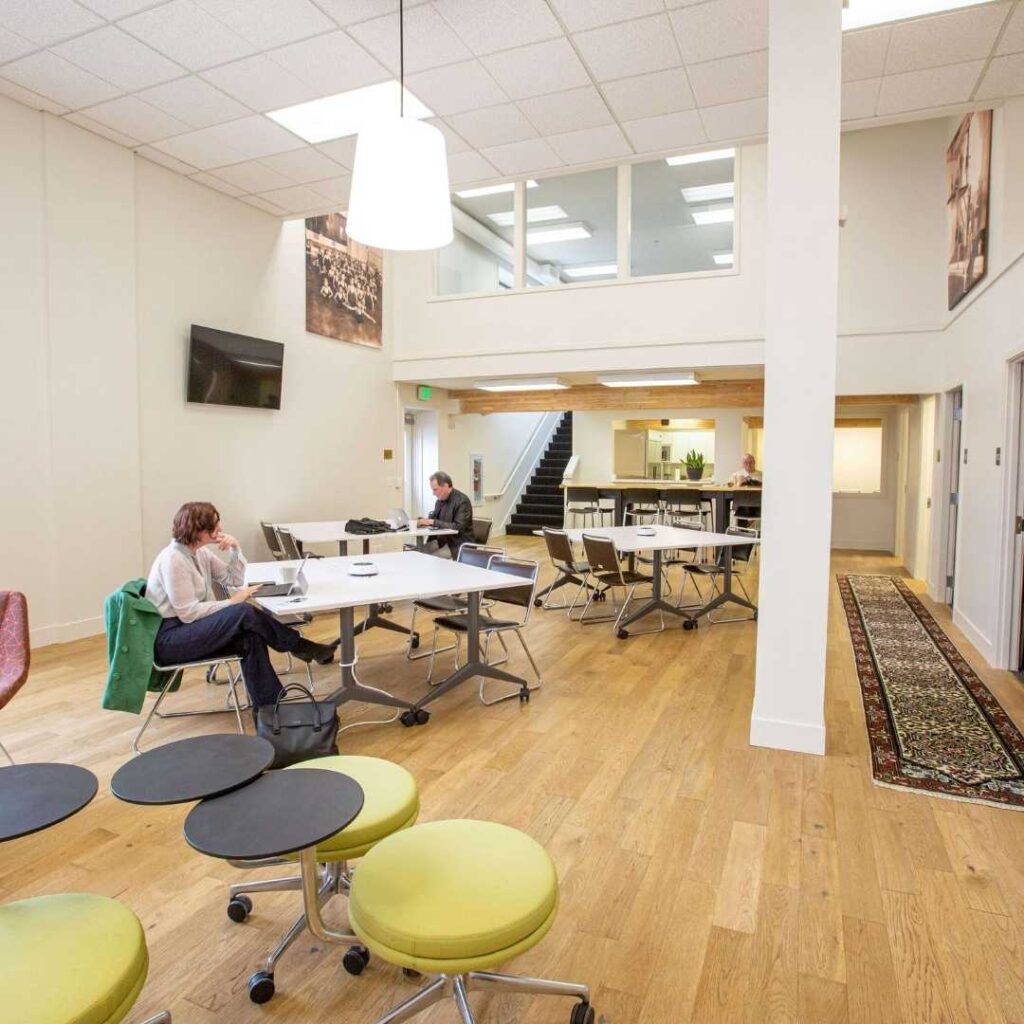 coworking-at-Tractionspace-flexible-workspace-in-tacomajpg